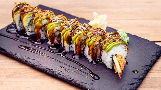 Take away maki rolls fra Oishi Sushi i Hvidovre Center